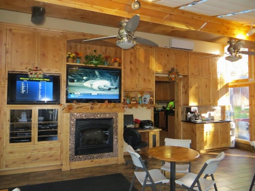 Americana Village Suites image 1