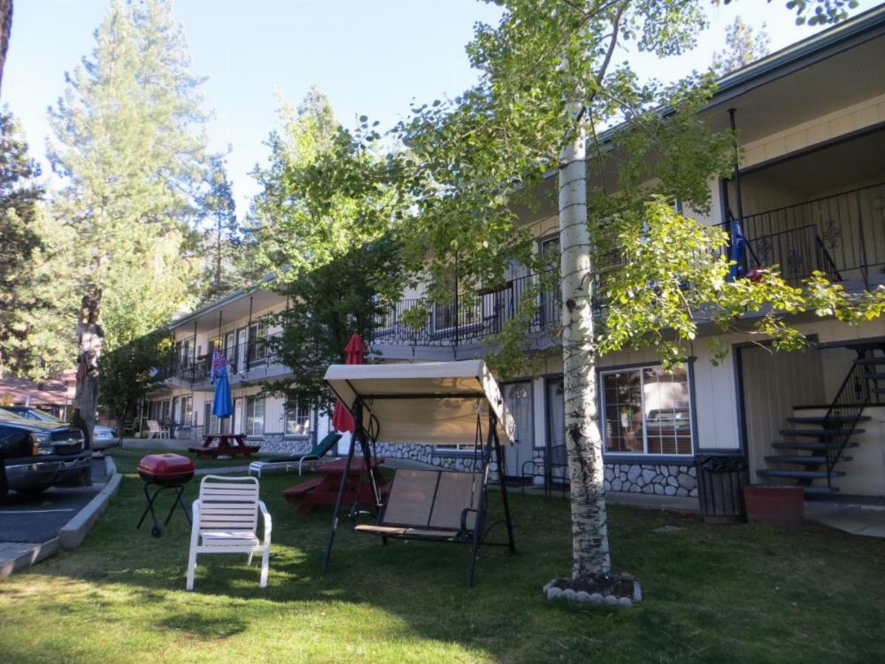 Americana Village Suites Image 7