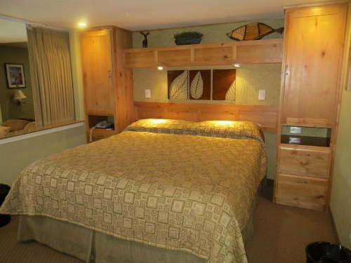 Americana Village Suites image 9